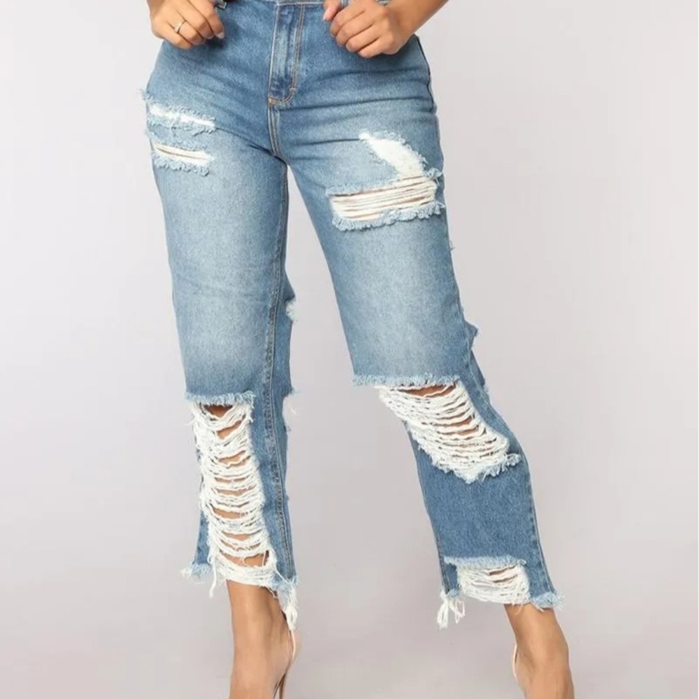 Women's Ripped Distressed Boyfriend Cropped Jeans NWOT